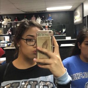 Meet your Posher, Bella